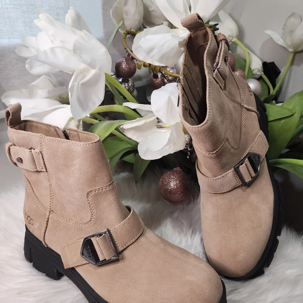 Ugg Ashton Short  Women boot size12 new_4